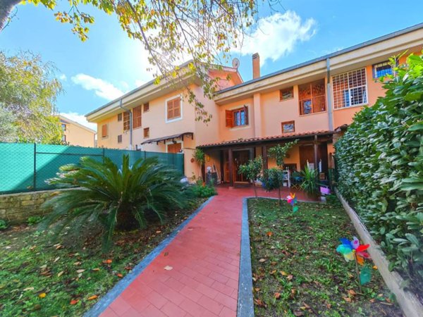 villa in vendita ad Albano Laziale