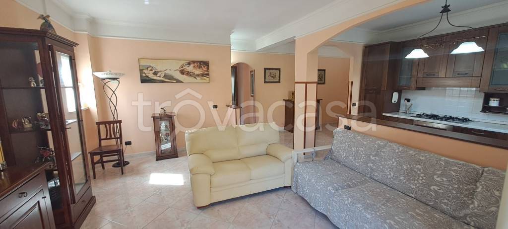 appartamento in vendita ad Albano Laziale in zona Pavona