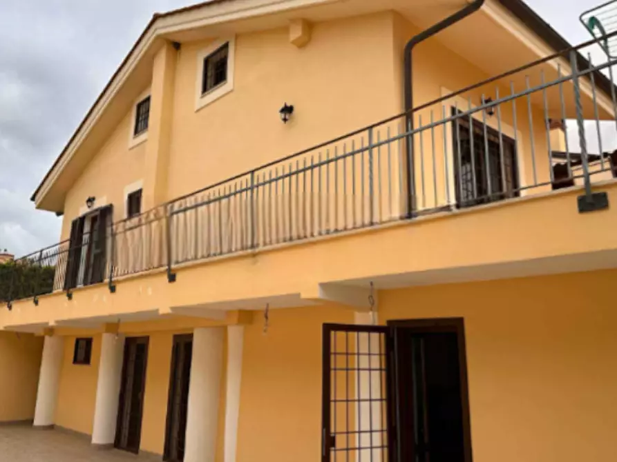 casa indipendente in vendita ad Albano Laziale in zona Cecchina