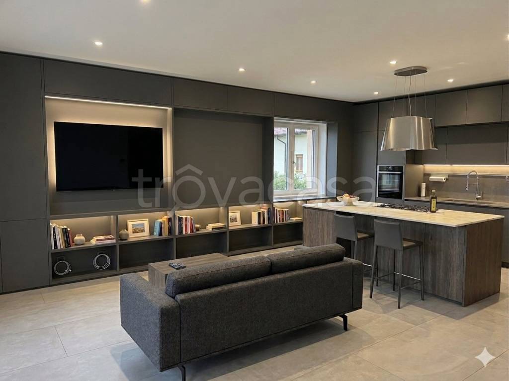 appartamento in vendita ad Albano Laziale in zona Cecchina