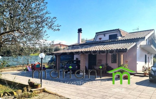 casa indipendente in vendita ad Albano Laziale in zona Cecchina