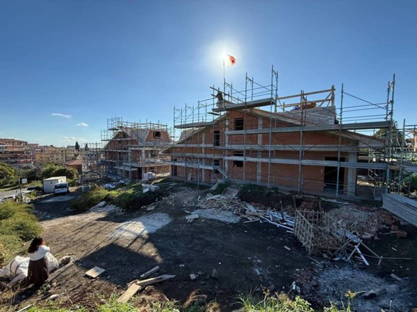 casa indipendente in vendita ad Albano Laziale in zona Cecchina