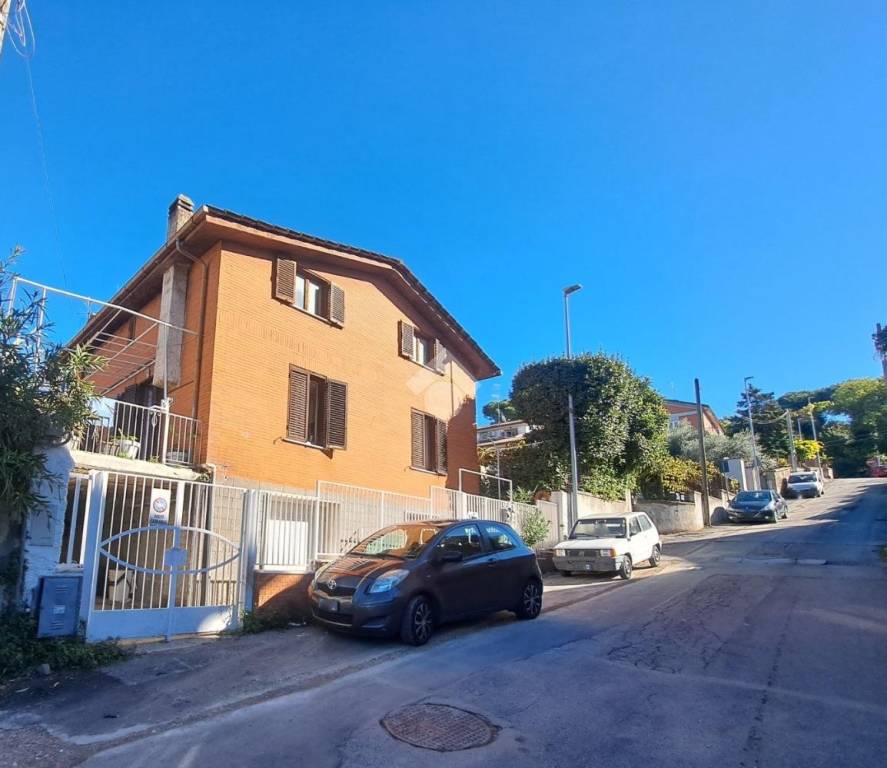 appartamento in vendita ad Albano Laziale