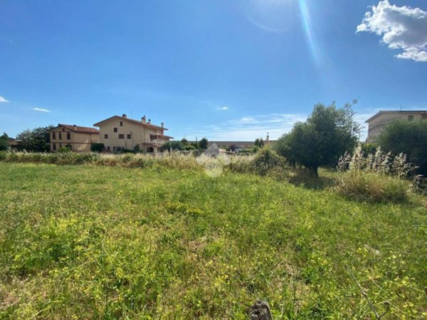 terreno edificabile in vendita ad Albano Laziale in zona Pavona