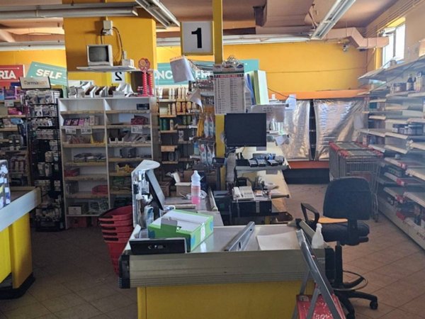 negozio in vendita ad Albano Laziale