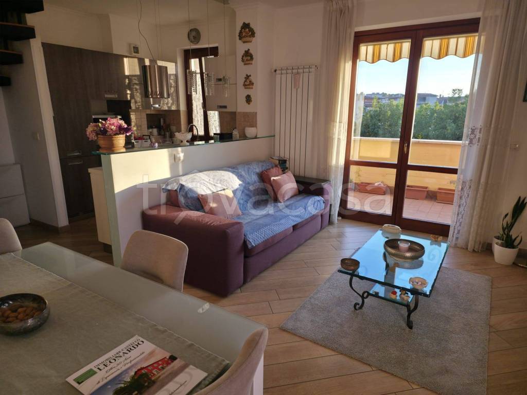 appartamento in vendita ad Albano Laziale in zona Pavona