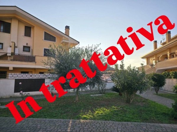 appartamento in vendita ad Albano Laziale in zona Pavona