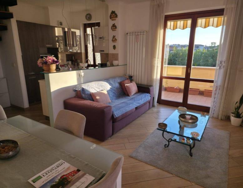 appartamento in vendita ad Albano Laziale in zona Pavona