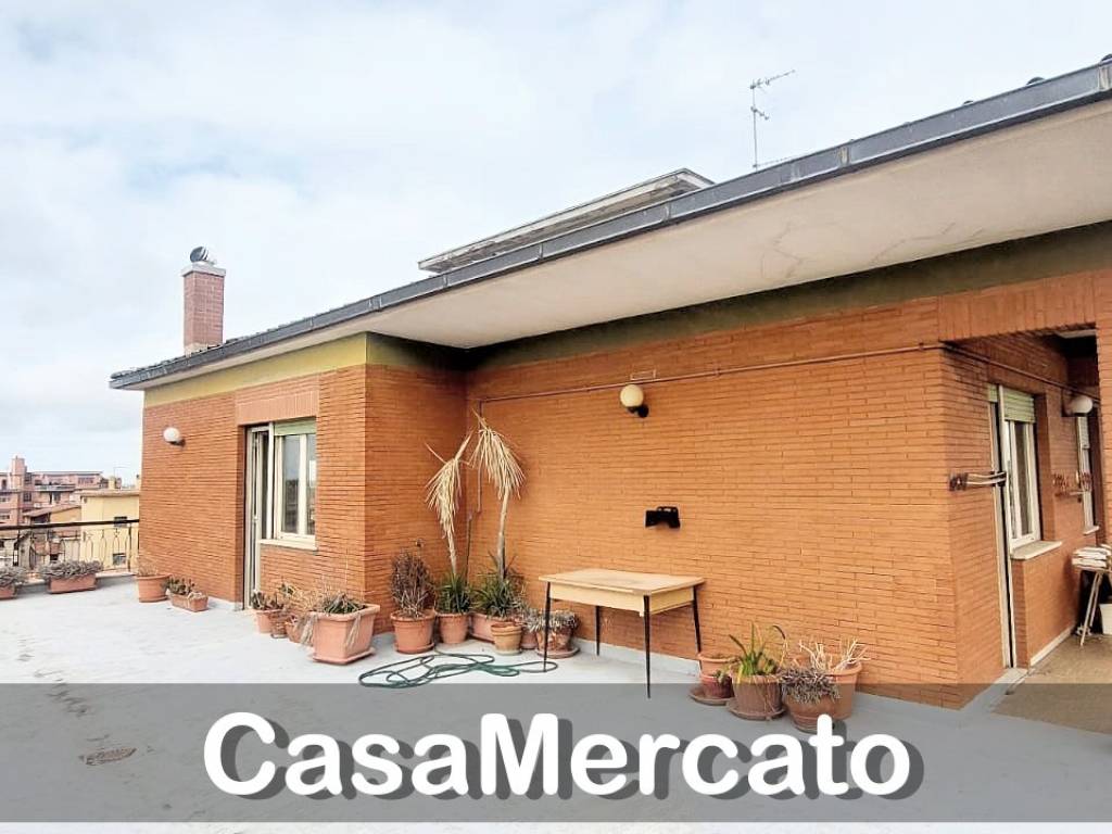 appartamento in vendita ad Albano Laziale in zona Pavona