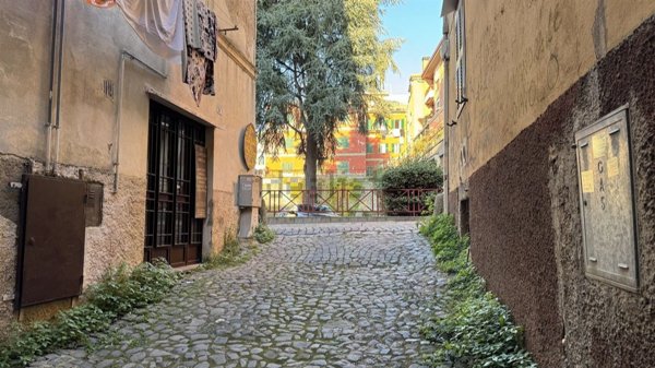 locale di sgombero in vendita ad Albano Laziale