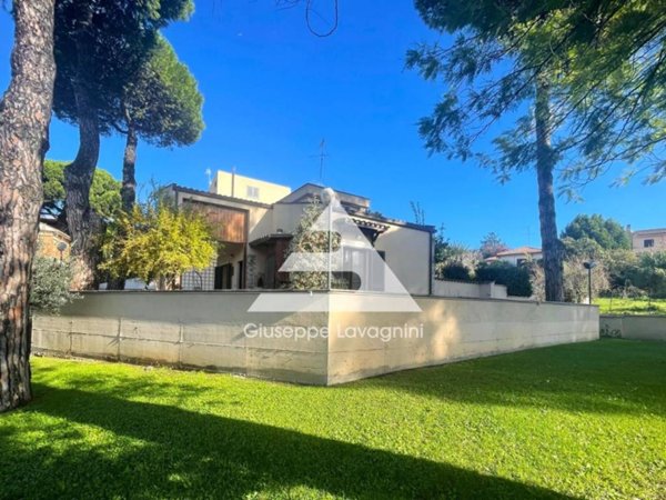 casa indipendente in vendita ad Albano Laziale