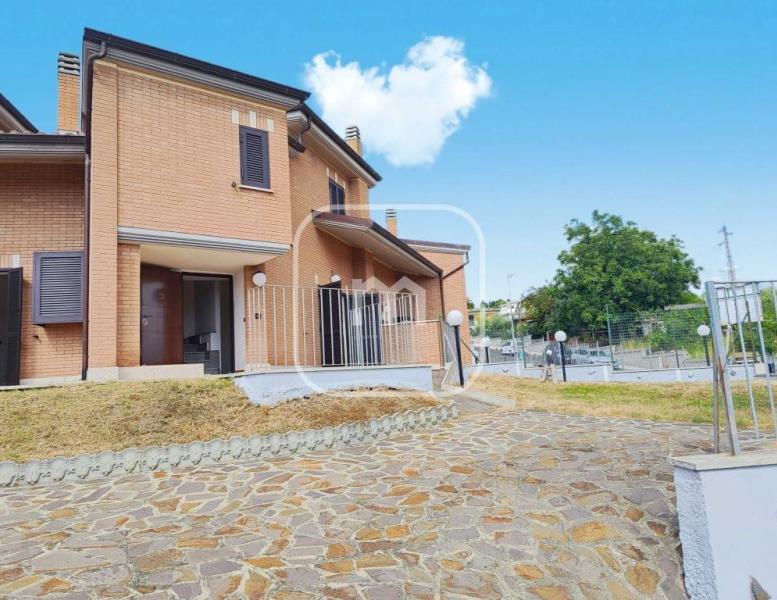 casa indipendente in vendita ad Albano Laziale in zona Cecchina