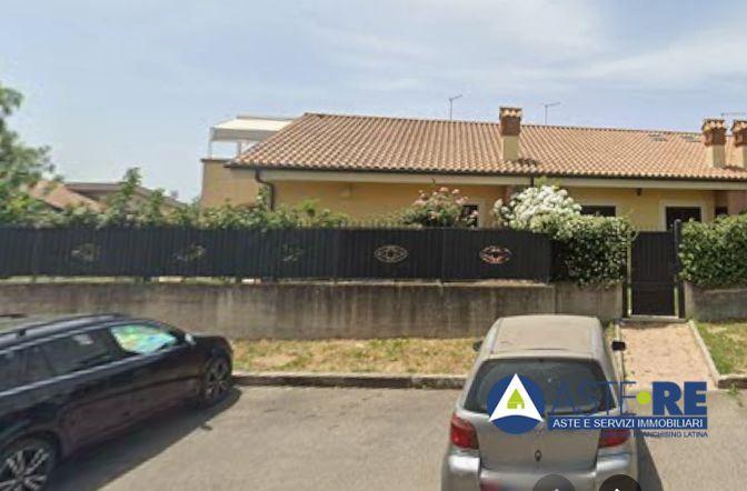 casa indipendente in vendita ad Albano Laziale in zona Cecchina