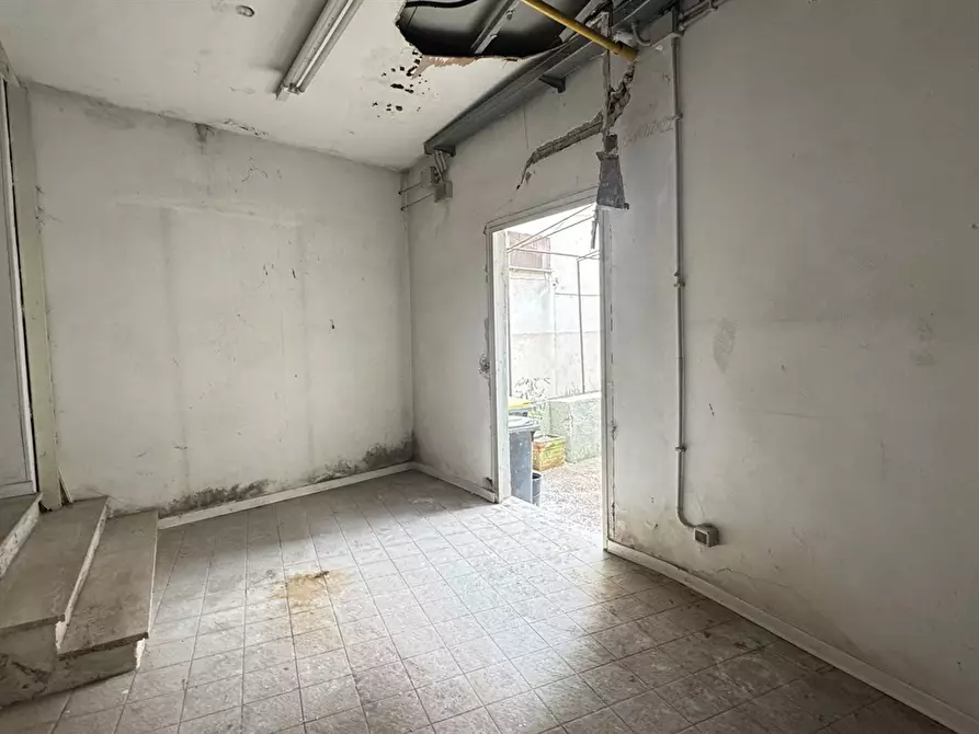 locale commerciale in vendita ad Albano Laziale