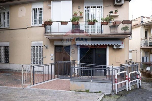locale commerciale in vendita ad Albano Laziale