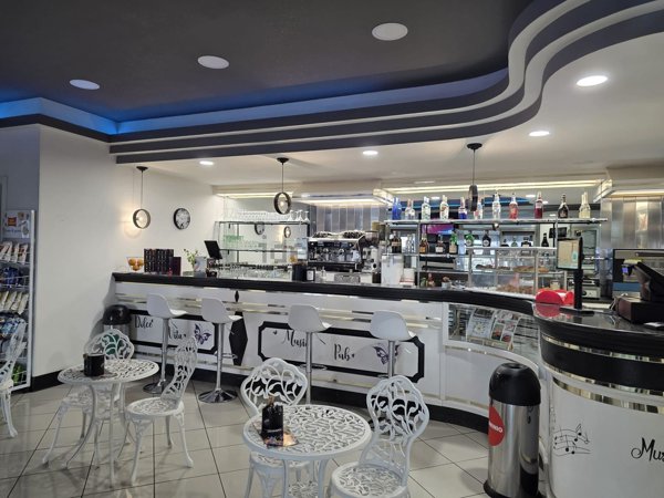 negozio in vendita ad Albano Laziale