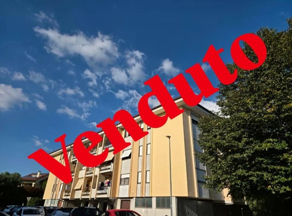 appartamento in vendita ad Albano Laziale in zona Cecchina
