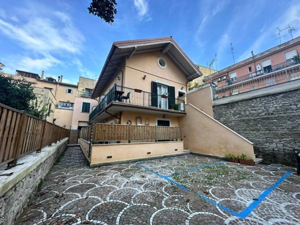 appartamento in vendita ad Albano Laziale
