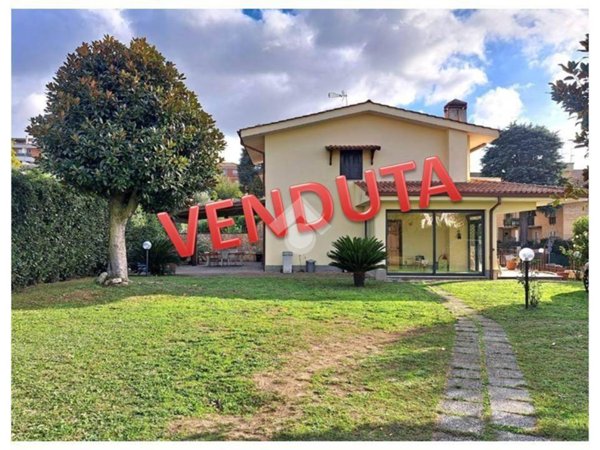 casa indipendente in vendita ad Albano Laziale
