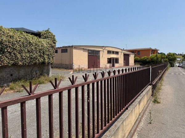 locale di sgombero in vendita ad Albano Laziale