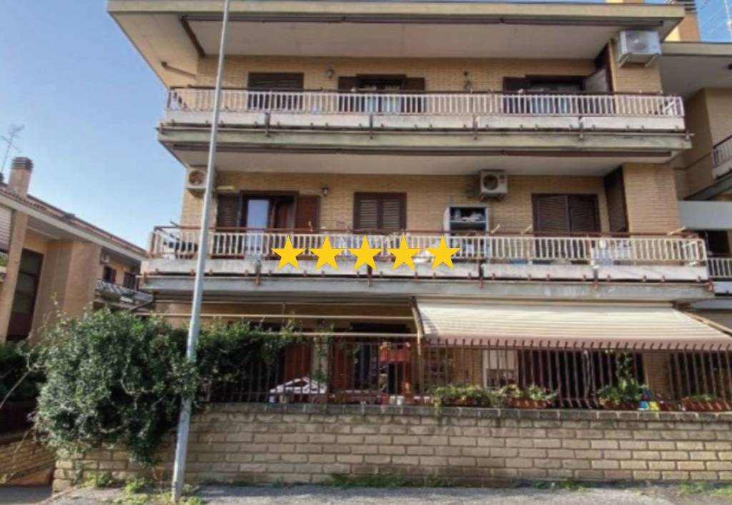 appartamento in vendita ad Albano Laziale in zona Cecchina