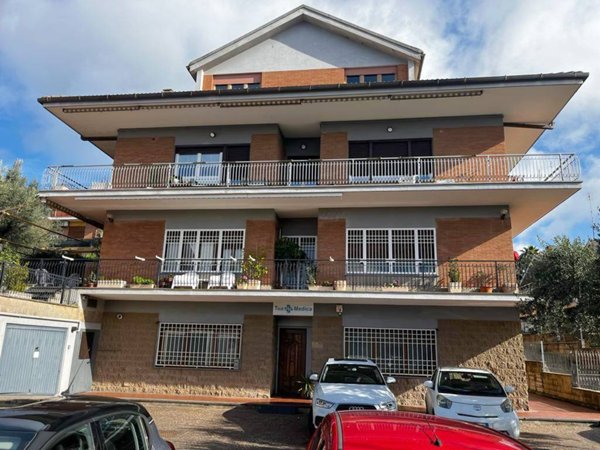 appartamento in vendita ad Albano Laziale