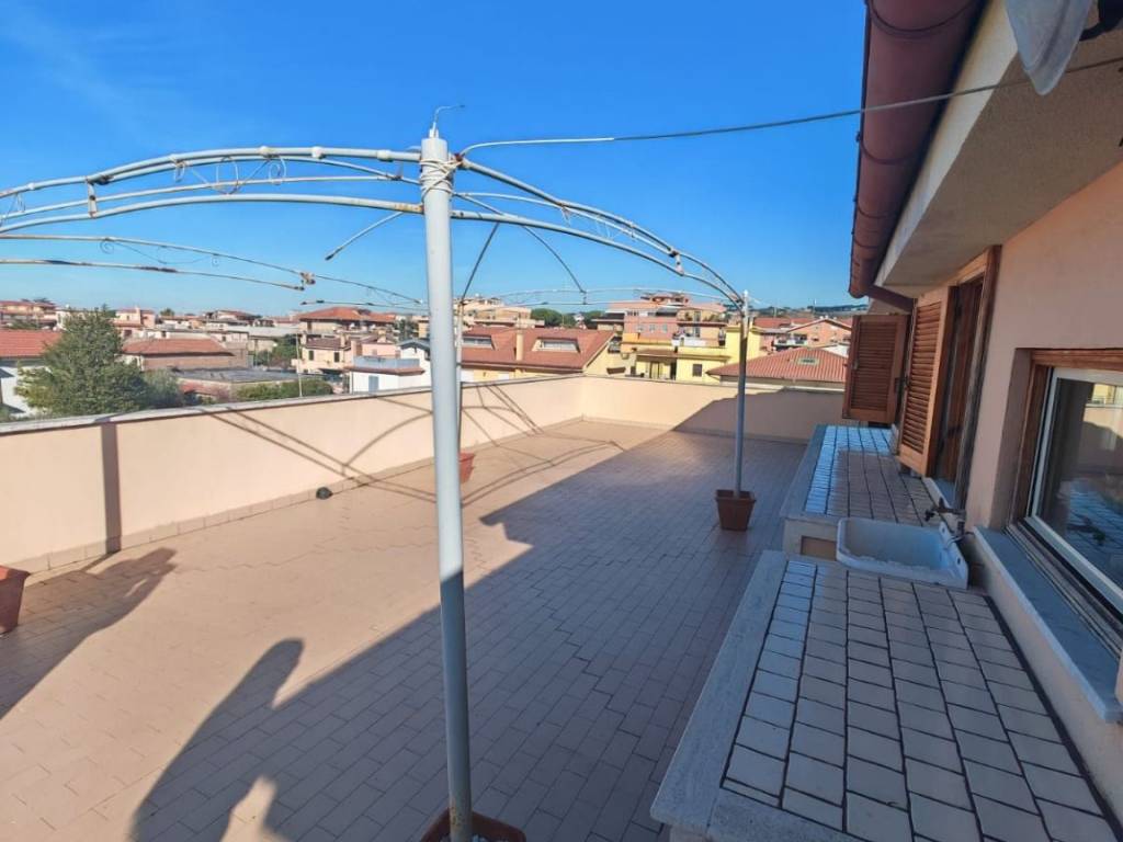 appartamento in vendita ad Albano Laziale in zona Cecchina