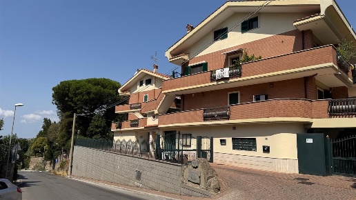appartamento in vendita ad Albano Laziale