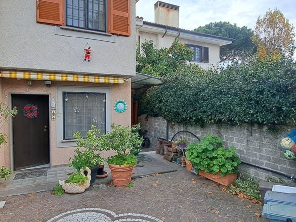 casa indipendente in vendita ad Albano Laziale