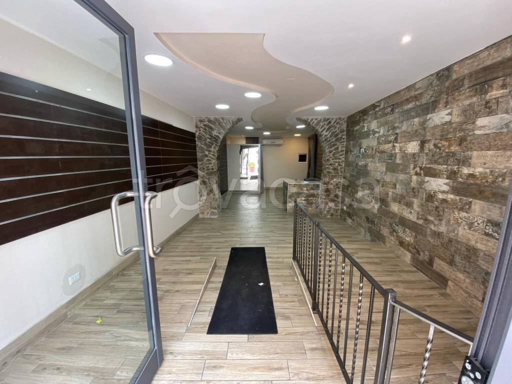 negozio in vendita ad Albano Laziale