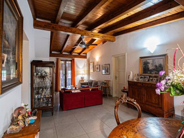 casa indipendente in vendita ad Albano Laziale in zona Pavona