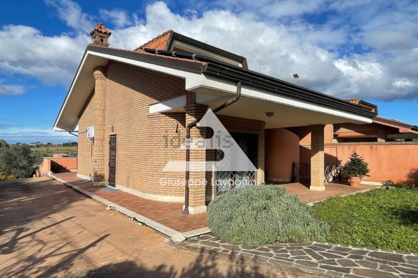 casa indipendente in vendita ad Albano Laziale in zona Cecchina