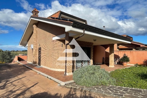 casa indipendente in vendita ad Albano Laziale in zona Cecchina