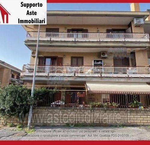 appartamento in vendita ad Albano Laziale in zona Cecchina