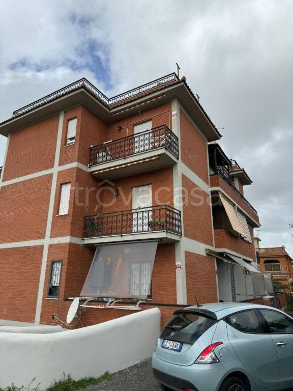 appartamento in vendita ad Albano Laziale in zona Cecchina