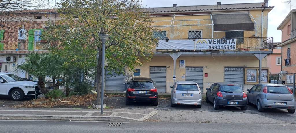 appartamento in vendita ad Albano Laziale in zona Pavona
