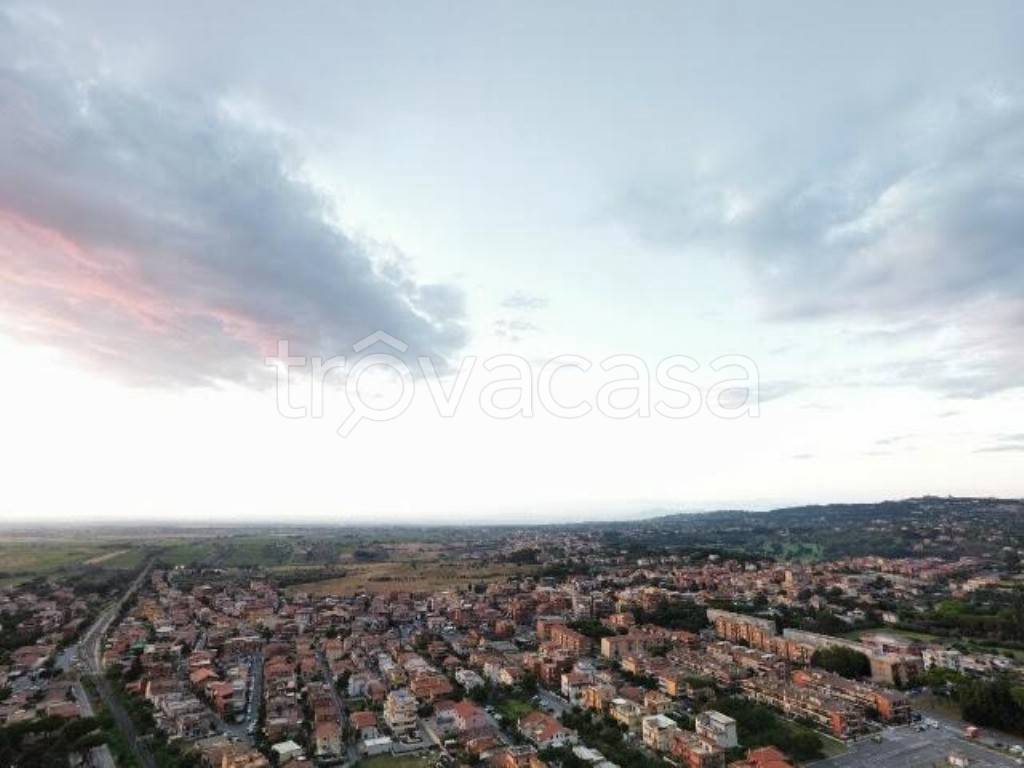 appartamento in vendita ad Albano Laziale in zona Pavona