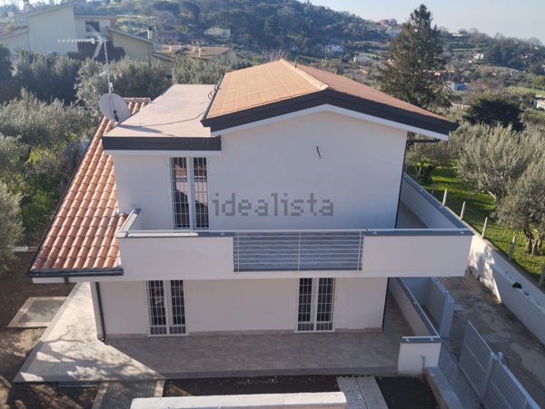 casa indipendente in vendita ad Albano Laziale