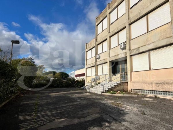 intera palazzina in vendita ad Albano Laziale in zona Pavona