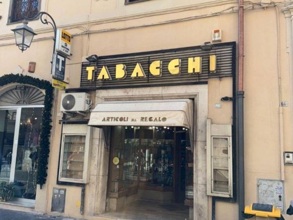 negozio in vendita ad Albano Laziale