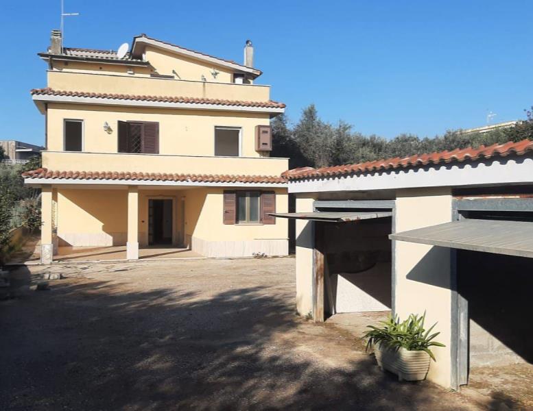casa indipendente in vendita ad Albano Laziale