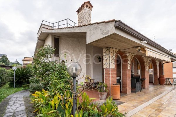 casa indipendente in vendita ad Albano Laziale in zona Cecchina