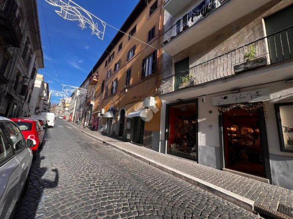 negozio in vendita ad Albano Laziale