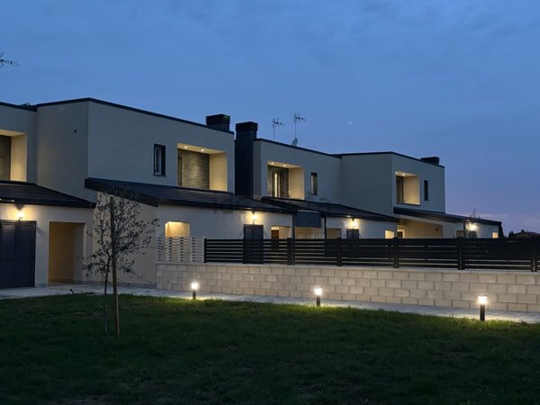 casa indipendente in vendita ad Albano Laziale