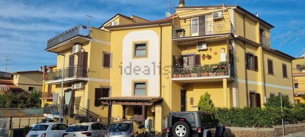appartamento in vendita ad Albano Laziale in zona Marfoli