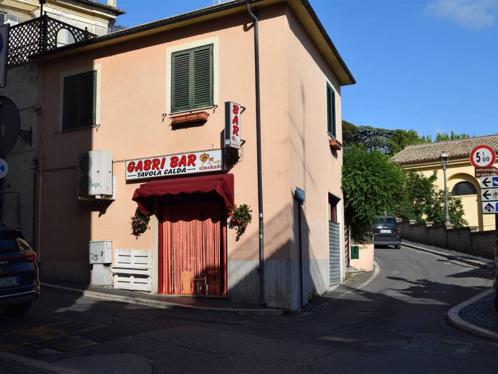 negozio in vendita ad Albano Laziale