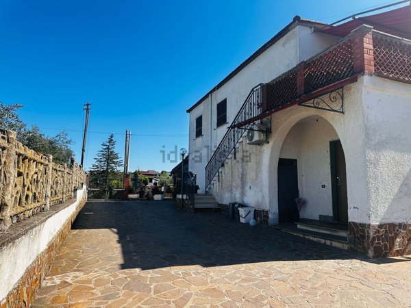 appartamento in vendita ad Albano Laziale in zona Pavona