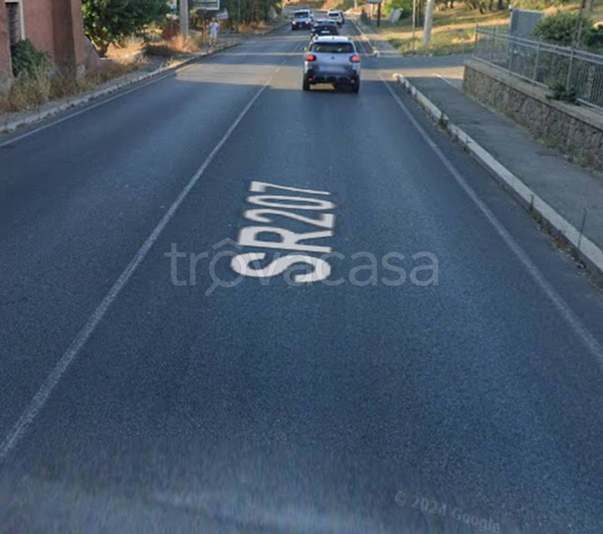 locale commerciale in vendita ad Albano Laziale in zona Cecchina