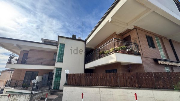 appartamento in vendita ad Albano Laziale in zona Cecchina