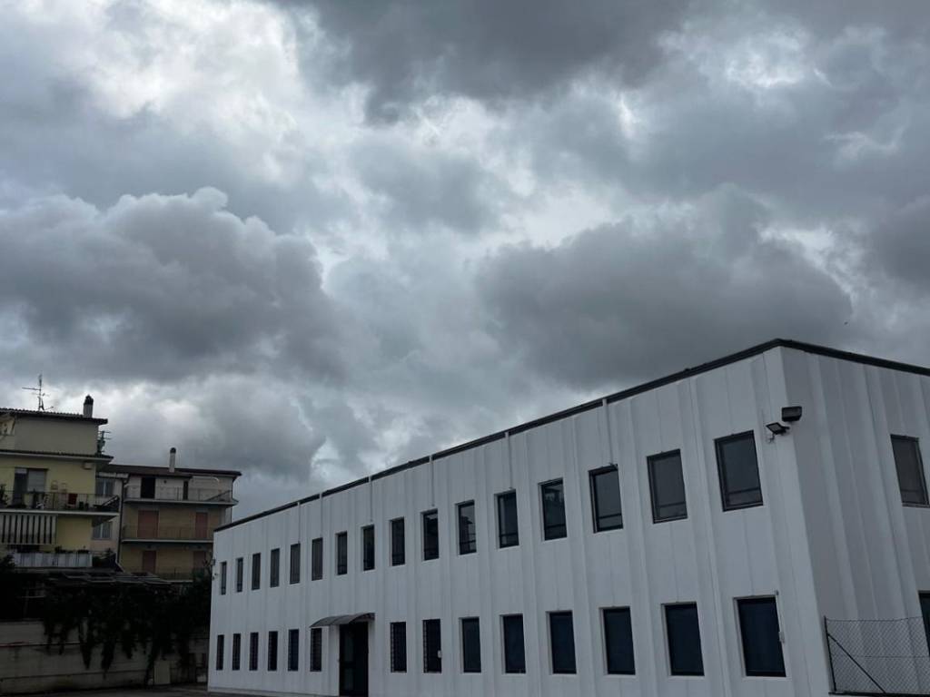 locale commerciale in vendita ad Albano Laziale in zona Pavona